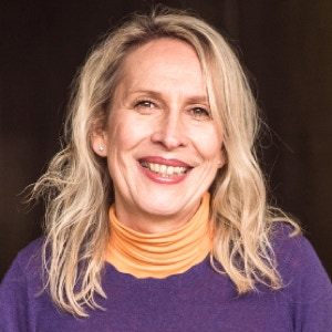 Portrait von Dr. Angela Velthuis